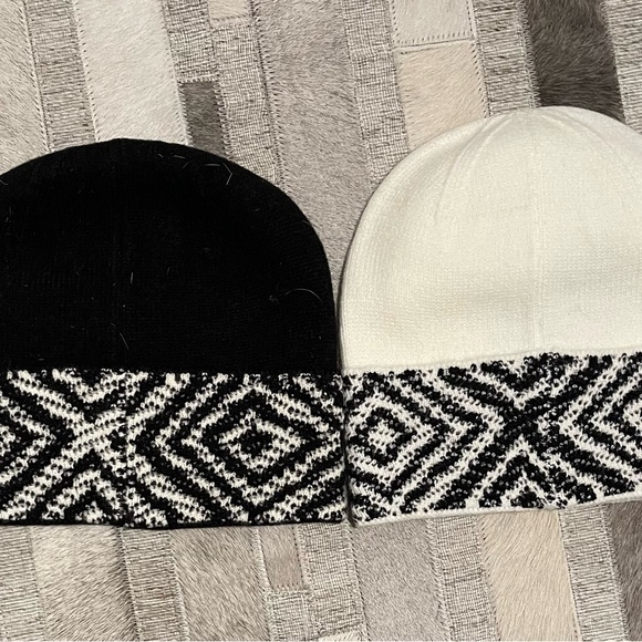 Black or  White CC Geometric Knit Beanies - Picture 2 of 4